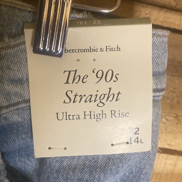 NWOT Abercrombie & Fitch 90s Straight Ultra High Rise jeans size 32/14 Long - Picture 2 of 10